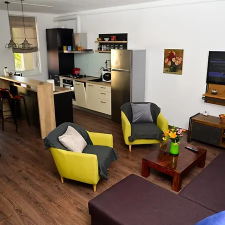 Mirvana Metheor Executive Apartment *