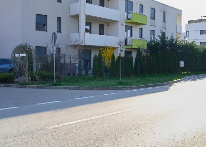 Apartment Mirvana Metheor Executive *